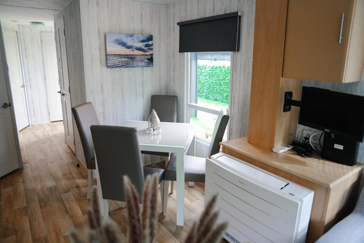 Chalet Op 5* Camping De Paardekreek Kortgene Exteriér fotografie