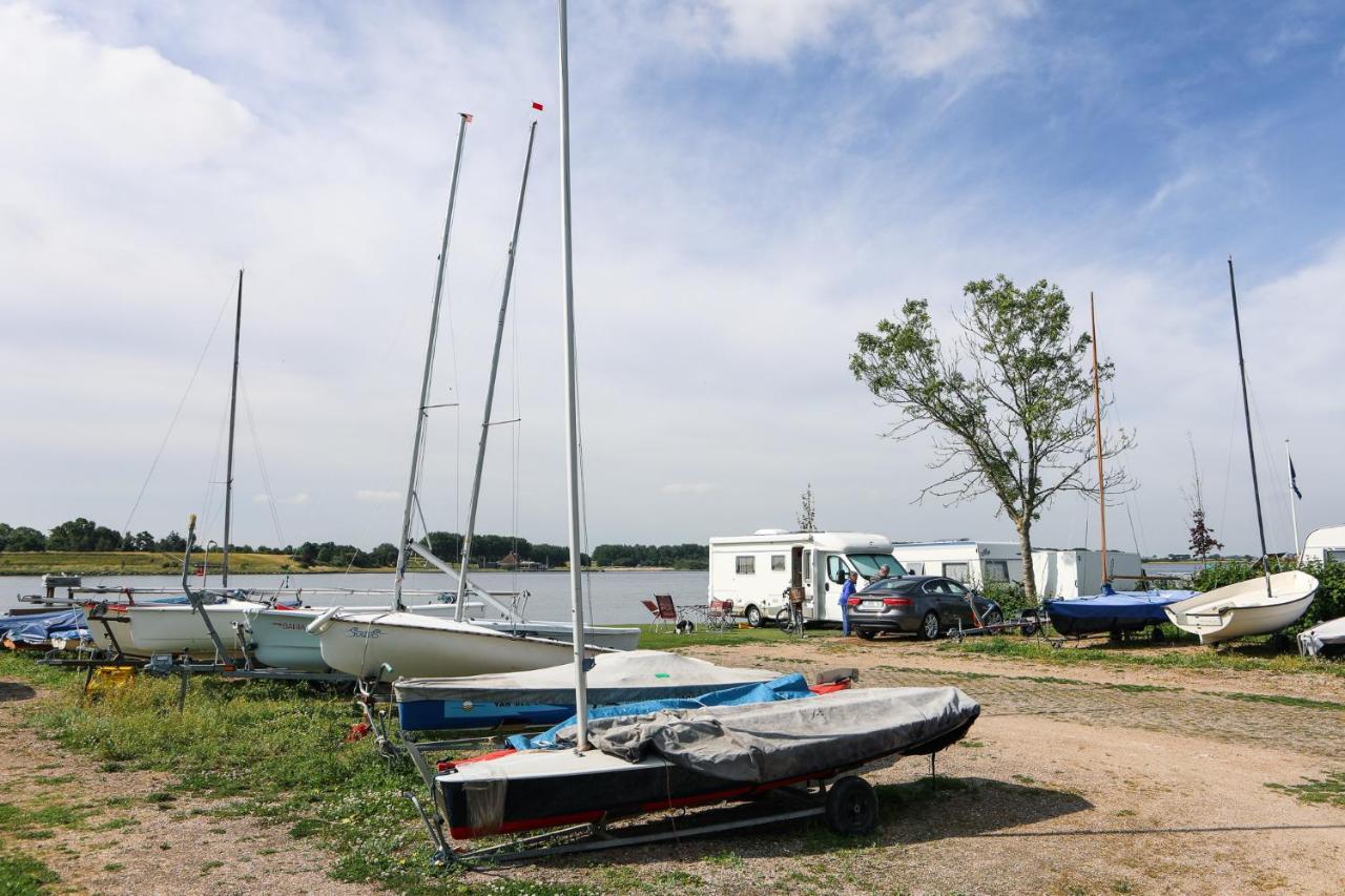 Chalet Op 5* Camping De Paardekreek Kortgene Exteriér fotografie
